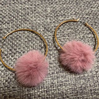 ザラ(ZARA)のZARA ファーピアス(ピアス)