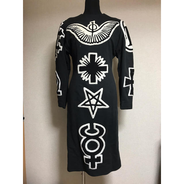 Kokon to zai (KTZ)(ココントーザイ)のKTZ ワッペン付きワンピース レディースのワンピース(ロングワンピース/マキシワンピース)の商品写真