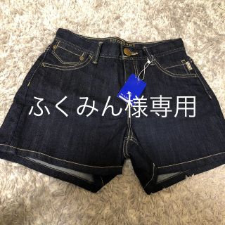 バーバリーブルーレーベル(BURBERRY BLUE LABEL)のショートパンツ(ショートパンツ)