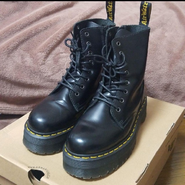 ドクターマーチン Dr.Martens 8ホール JADONブーツ