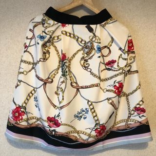 トッコ(tocco)の3月末まで！tocco スカーフ柄スカート(ひざ丈スカート)