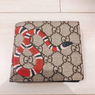 グッチ(Gucci)のGUCCI (グッチ) GGスプリームスネイクプリント二つ折り財布(折り財布)