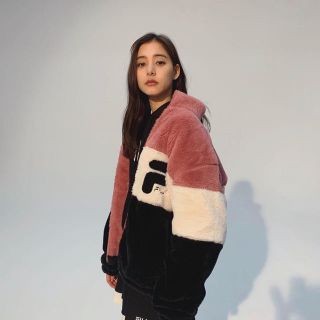 フィラ(FILA)の新木優子ちゃん着用　もこもこアウター(ブルゾン)