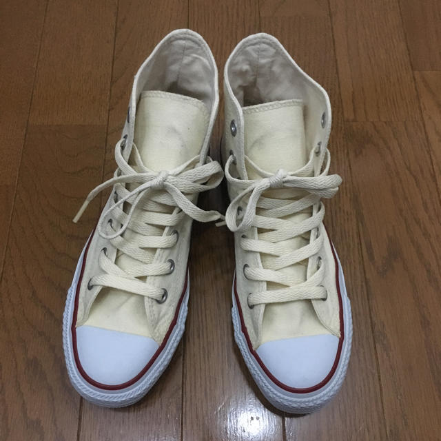 CONVERSE(コンバース)の送料込！converse★ALL STARハイカット白キャンバス23.5／箱有 レディースの靴/シューズ(スニーカー)の商品写真