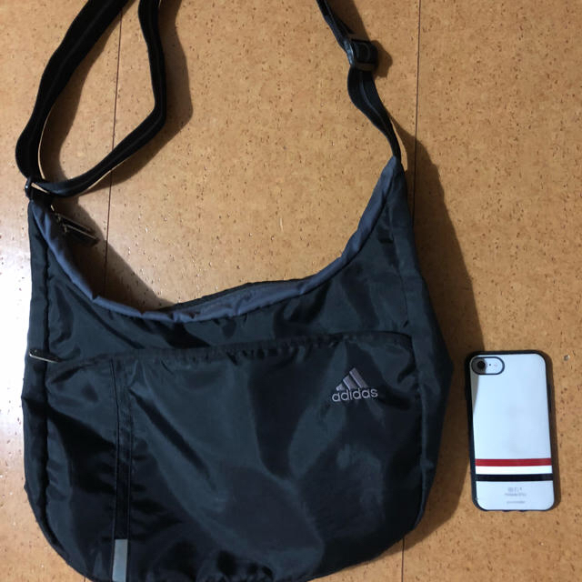 adidas(アディダス)のアディダスショルダーバック メンズのバッグ(ショルダーバッグ)の商品写真