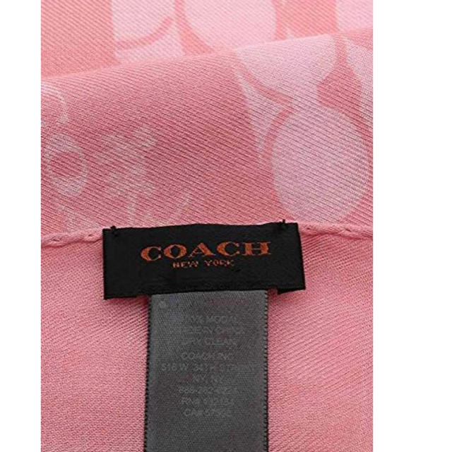 COACH(コーチ)のなぁ♡様専用　coach コーチ　シグネチャー　桜色　大判ストール レディースのファッション小物(ストール/パシュミナ)の商品写真