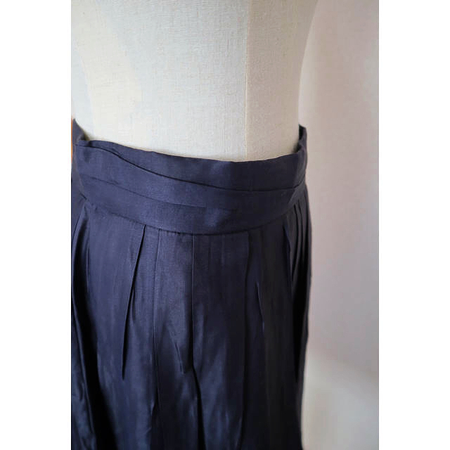 MICHEL KLEIN(ミッシェルクラン)のMICHEL CLEIN  スカート　シルク混 レディースのスカート(ひざ丈スカート)の商品写真