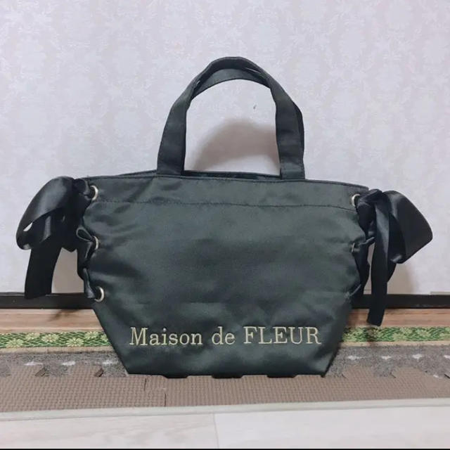 Maison de FLEUR(メゾンドフルール)のメゾンドフルール　編み上げサイドリボントートバック♡ レディースのバッグ(トートバッグ)の商品写真