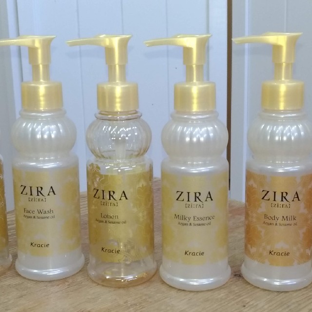 Kracie(クラシエ)のまみあり様専用　zira　ボディミルク コスメ/美容のスキンケア/基礎化粧品(乳液/ミルク)の商品写真