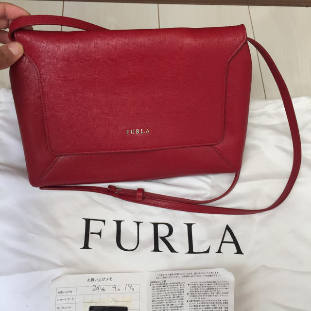 Furla(フルラ)のFURLA ショルダーバッグ 赤 レディースのバッグ(ショルダーバッグ)の商品写真