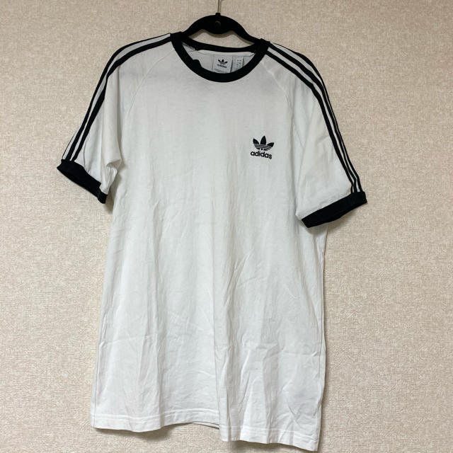 adidas(アディダス)の【adidas originals】ワンポイント 半袖Tシャツ メンズのトップス(Tシャツ/カットソー(半袖/袖なし))の商品写真