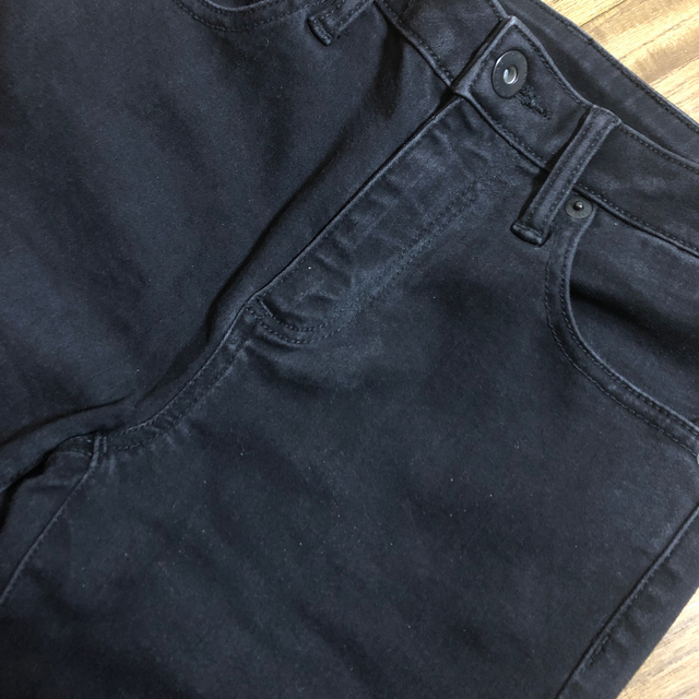 GU(ジーユー)のGU 黒　パンツ　色褪せあり レディースのパンツ(カジュアルパンツ)の商品写真