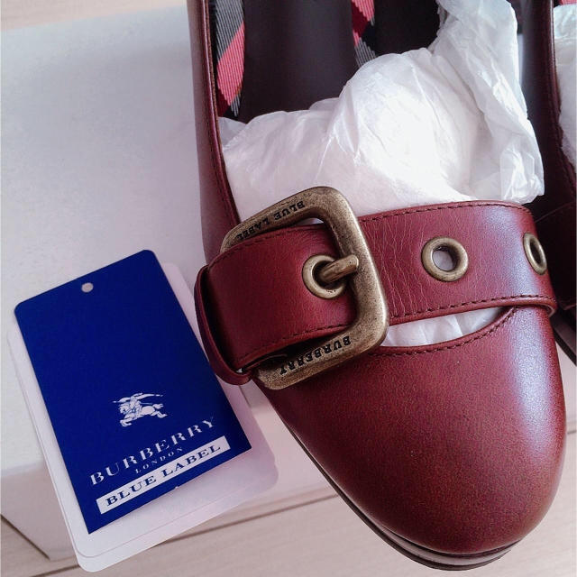 BURBERRY BLUE LABEL(バーバリーブルーレーベル)のバーバリーブルーレーベル ベルト付きパンプス 22.5 レディースの靴/シューズ(ハイヒール/パンプス)の商品写真