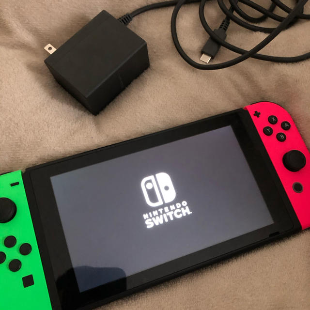 Nintendo Switch 本体/joy-con/充電ケーブルのみ