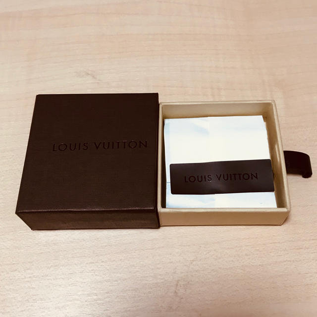 LOUIS VUITTON(ルイヴィトン)の【 新品•未使用 】 ルイヴィトン  ノベルティー キーホルダー レディースのファッション小物(キーホルダー)の商品写真