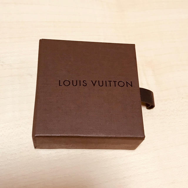 LOUIS VUITTON(ルイヴィトン)の【 新品•未使用 】 ルイヴィトン  ノベルティー キーホルダー レディースのファッション小物(キーホルダー)の商品写真