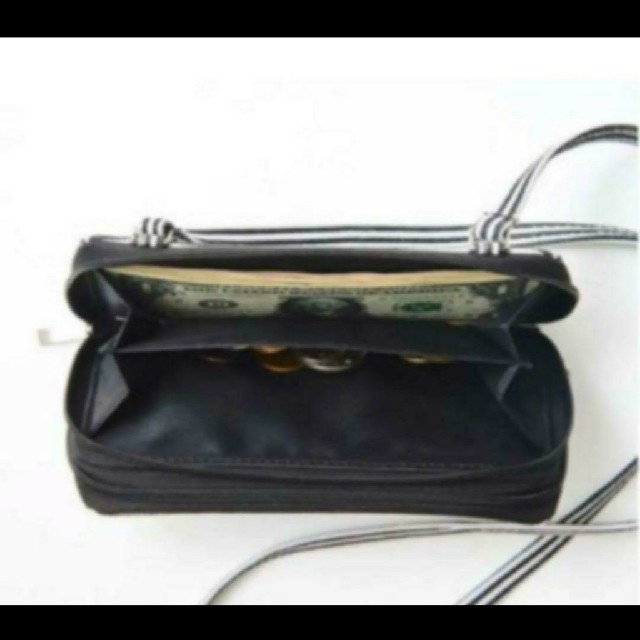 ellesse(エレッセ)のmini  2020年1月号　付録　ellesse(エレッセ)お財布ポシェット レディースのバッグ(ショルダーバッグ)の商品写真
