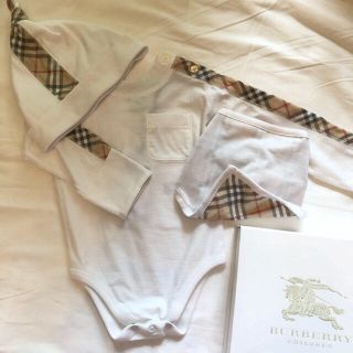 バーバリー(BURBERRY)の◆新品箱付き◆Burberry Children ギフトセット(ロンパース)