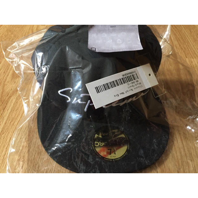 supreme Classic Script New Era  7 1/4 2