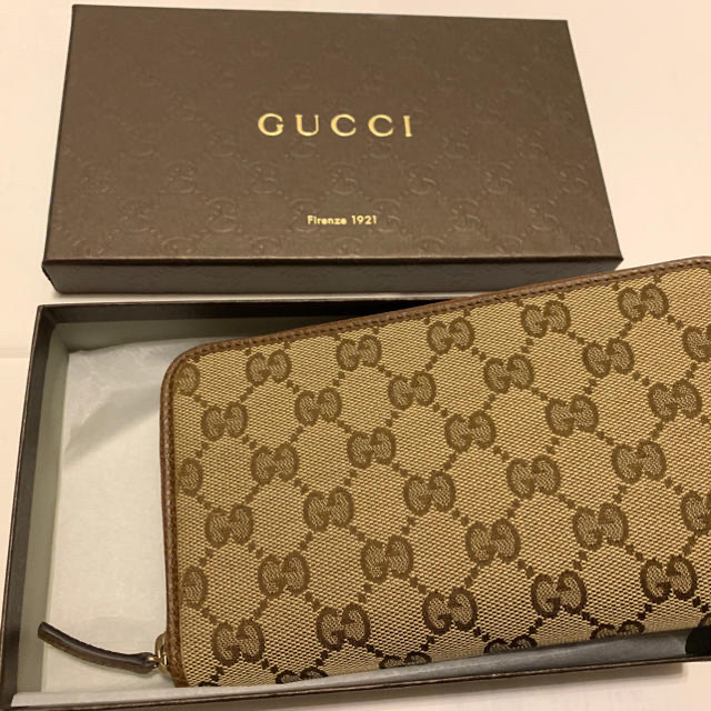 Gucci(グッチ)の新品未使用　GUCCI長財布 レディースのファッション小物(財布)の商品写真