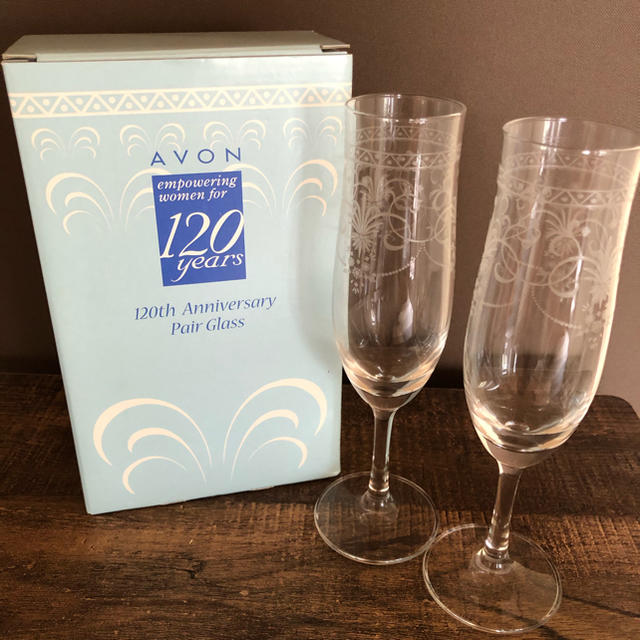 AVON(エイボン)のAVON 記念ペアグラス インテリア/住まい/日用品のキッチン/食器(グラス/カップ)の商品写真