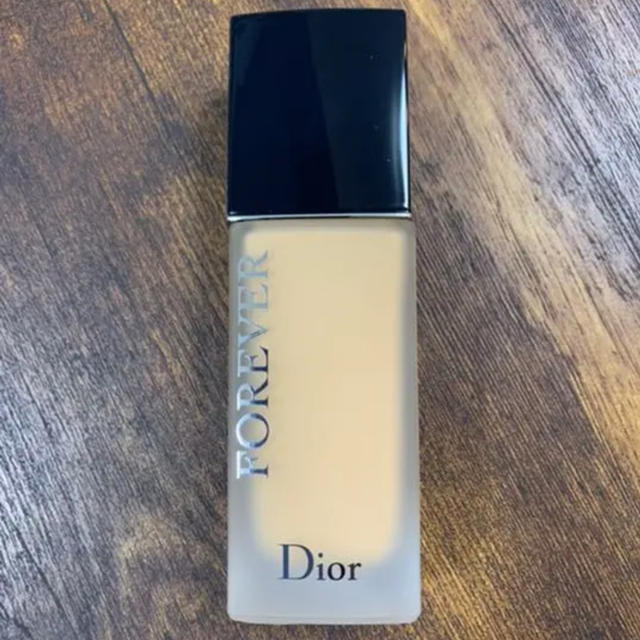 ディオール　スキン フォーエヴァー フルイド マット 2W Dior ファンデ