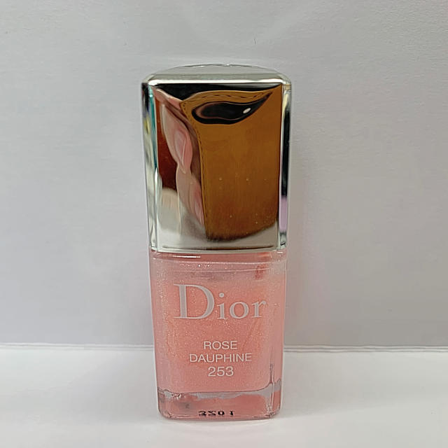 Dior(ディオール)のDior ヴェルニネイル　253 ドーフィネピンク　ミニサイズ(7ml) コスメ/美容のネイル(マニキュア)の商品写真