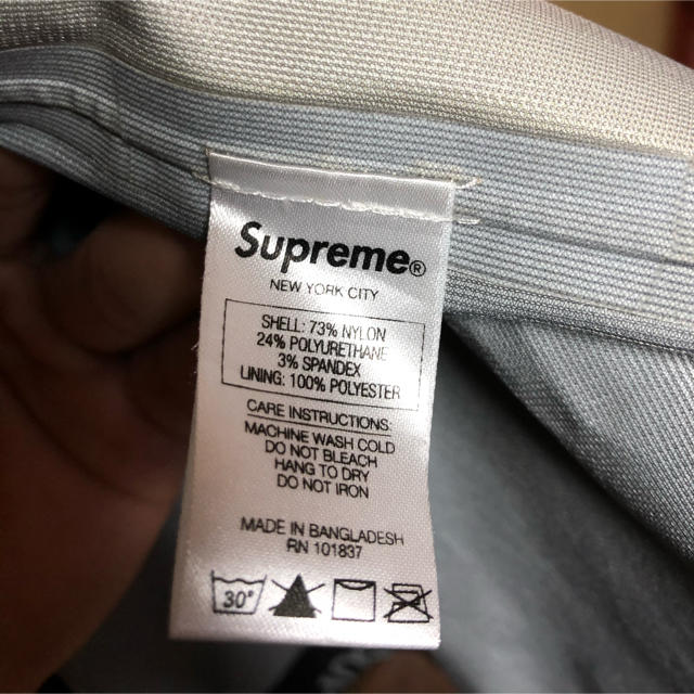Supreme(シュプリーム)のsupreme Reflective Taped Seam Jacket M メンズのジャケット/アウター(マウンテンパーカー)の商品写真