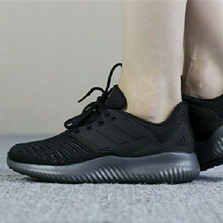 アディダス(adidas)の最値定価8789円!新品!アディダス アルファバウンス スニーカー 28.5(スニーカー)