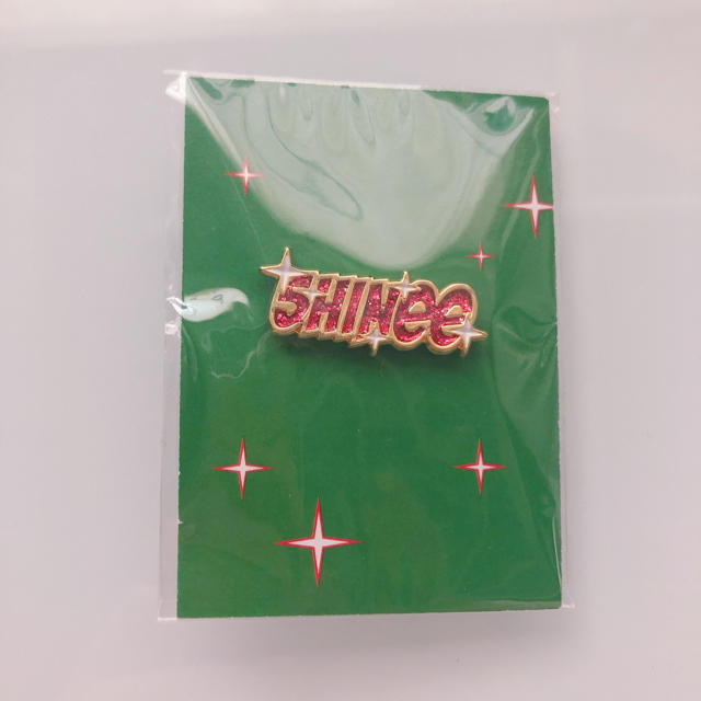 SHINee(シャイニー)のSHINee 5HINee ピンバッジ ［値下げました］ エンタメ/ホビーのCD(K-POP/アジア)の商品写真