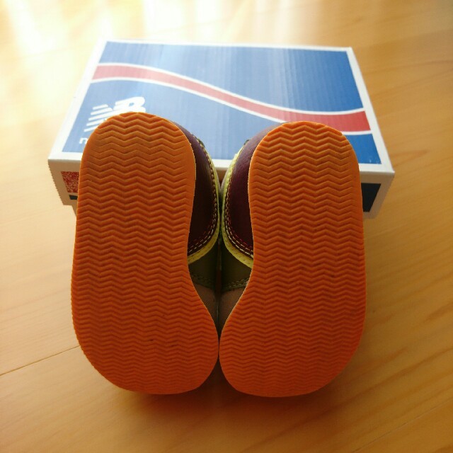 New Balance(ニューバランス)の今週末限定値下げ！美品！ニューバランス996 ベビーキッズ キッズ/ベビー/マタニティのベビー靴/シューズ(~14cm)(スニーカー)の商品写真