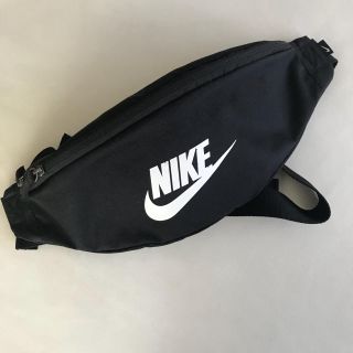 ナイキ(NIKE)のナイキヘリテージヒップパック(ボディーバッグ)