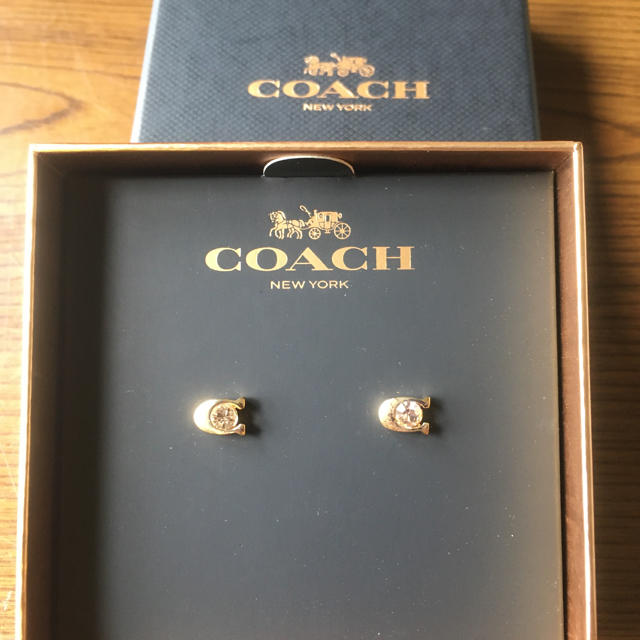 COACH(コーチ)のコーチ　ピアス　新品　未使用 レディースのアクセサリー(ピアス)の商品写真