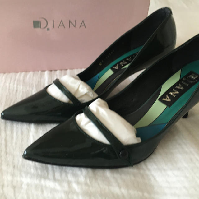 DIANA(ダイアナ)のDIANAダイアナ☆*°エナメルパンプス22.5グリーン レディースの靴/シューズ(ハイヒール/パンプス)の商品写真