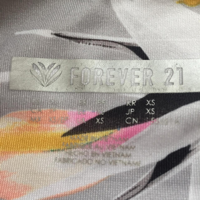 FOREVER 21(フォーエバートゥエンティーワン)のForever 21 レギンス 新品同様 サイズXS レディースのレッグウェア(レギンス/スパッツ)の商品写真