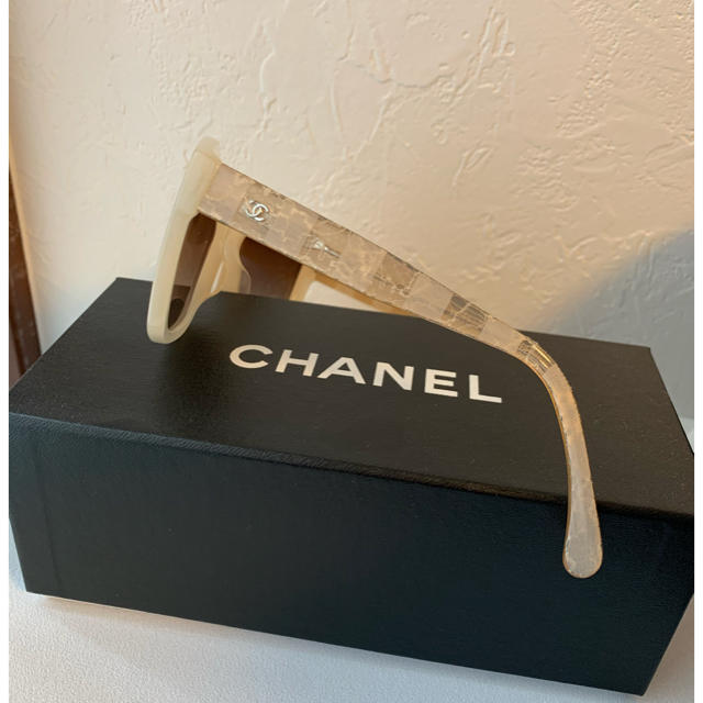 CHANEL(シャネル)のCHANEL サングラス レディースのファッション小物(サングラス/メガネ)の商品写真