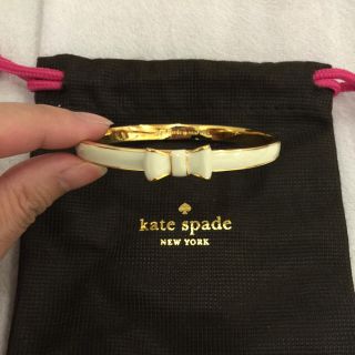 ケイトスペードニューヨーク(kate spade new york)のケイトスペード リボンブレスレット(ブレスレット/バングル)