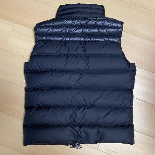 MONCLER(モンクレール)のMONCLER ダウンベスト サイズ2 ネイビー　新品未着用品 メンズのジャケット/アウター(ダウンベスト)の商品写真