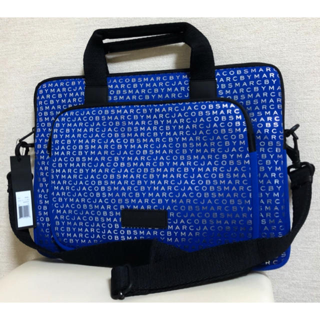 MARC BY MARC JACOBS(マークバイマークジェイコブス)のMARC BY MARC JACOBS ☆ 新品未使用 ロゴ総柄 PC バッグ レディースのバッグ(ショルダーバッグ)の商品写真