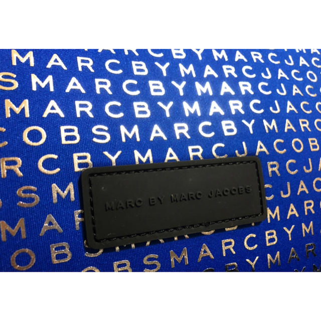 MARC BY MARC JACOBS(マークバイマークジェイコブス)のMARC BY MARC JACOBS ☆ 新品未使用 ロゴ総柄 PC バッグ レディースのバッグ(ショルダーバッグ)の商品写真