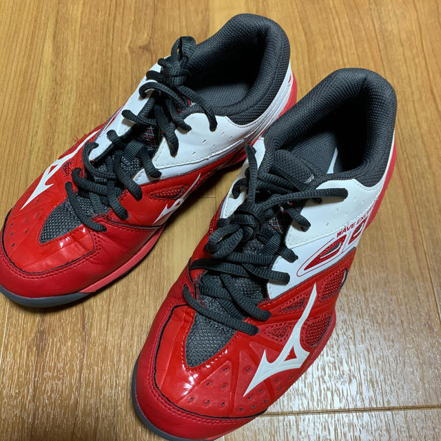 MIZUNO(ミズノ)のテニスシューズ スポーツ/アウトドアのテニス(シューズ)の商品写真