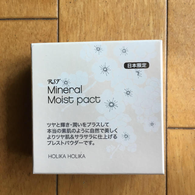 Holika Holika(ホリカホリカ)のホリカホリカ　ミネラルモイストフェイスパウダー　新品 コスメ/美容のベースメイク/化粧品(フェイスパウダー)の商品写真