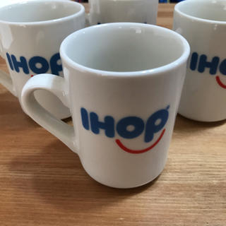 マクドナルド(マクドナルド)のIHOP コーヒーマグカップ　アメリカ購入の新品未使用品　一個(グラス/カップ)