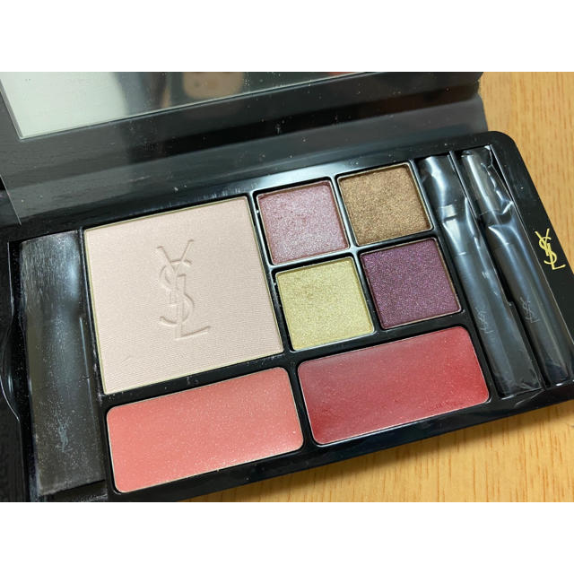 Yves Saint Laurent Beaute(イヴサンローランボーテ)のイヴ･サンローラン(YSL)メイクパレット コスメ/美容のキット/セット(コフレ/メイクアップセット)の商品写真