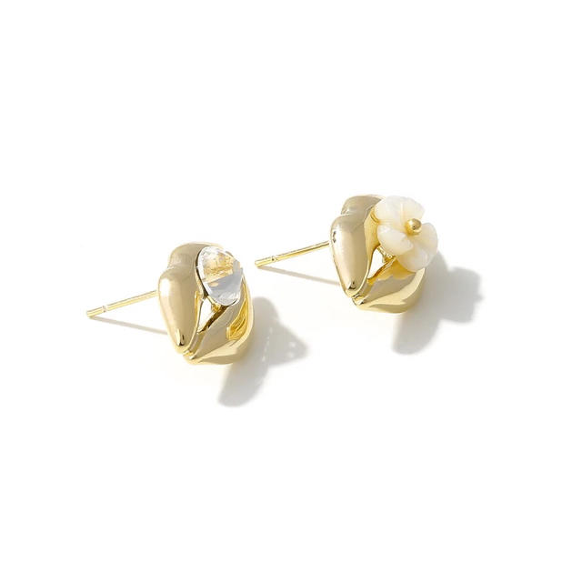 TOM FORD(トムフォード)のGold lips zirconia and flower ピアス【1点のみ】 レディースのアクセサリー(ピアス)の商品写真