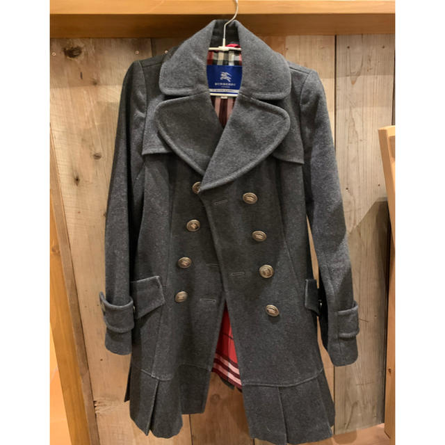 BURBERRY BLUE LABEL(バーバリーブルーレーベル)のBurberry Blue label レディースのジャケット/アウター(ピーコート)の商品写真