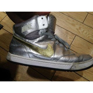 ナイキ(NIKE)のNIKE air royaltyキャンバス系ハイカットシルバーゴールドスニーカー(スニーカー)