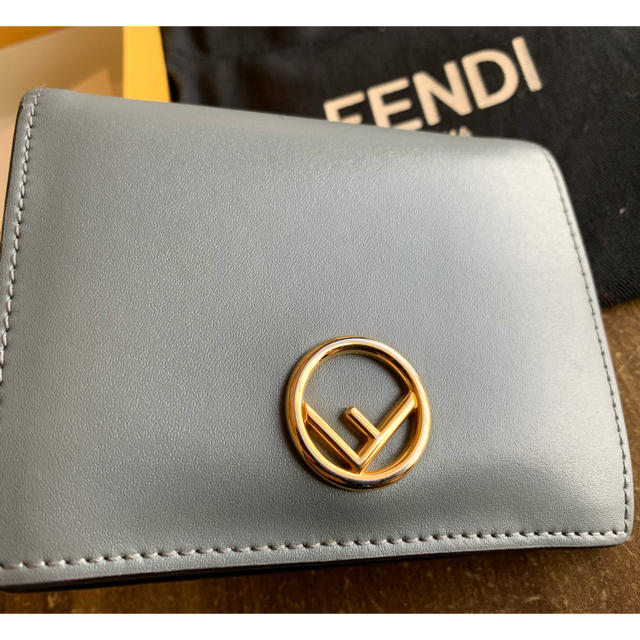 FENDI(フェンディ)のフェンディー　二つ折り　財布 レディースのファッション小物(財布)の商品写真