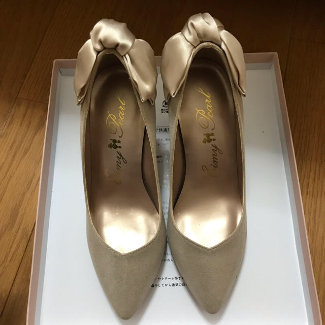 ゴールド パンプス リボン付き パーティ用 レディースの靴/シューズ(ハイヒール/パンプス)の商品写真
