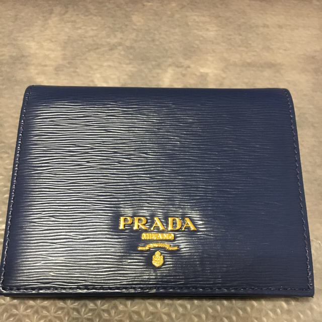 PRADA 財布　二つ折り＊3連休限定値下げ＊